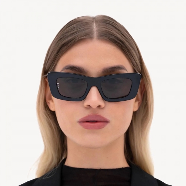 OTRA Zoe Sunglasses - Black/Smoke - Mau Feitio