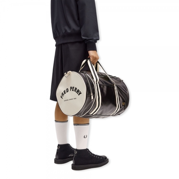 FRED PERRY Classic Barrel Bag L7255 Black/Ecru