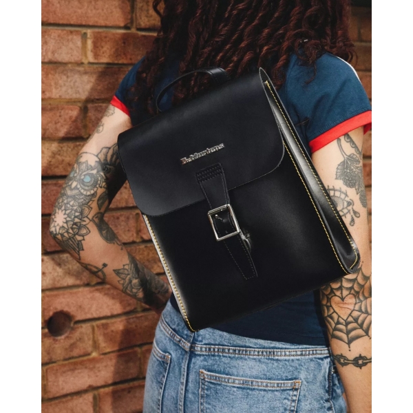 DR. MARTENS Mochila Mini Backpack Leather Black Mau Feitio