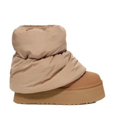 UGG Botas Classic Mini...