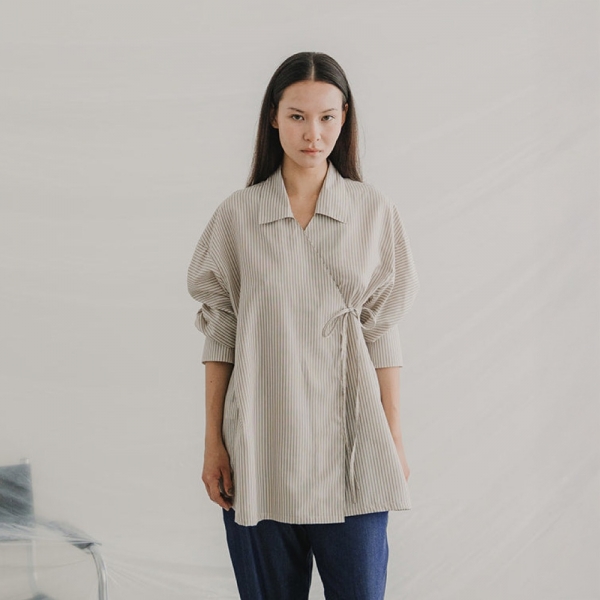MIRAKAYA Wrap Shirt - Riscas Claras