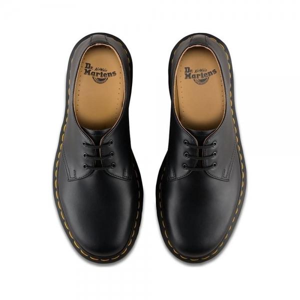 Dr martens 1461 hotsell classic black flat shoes